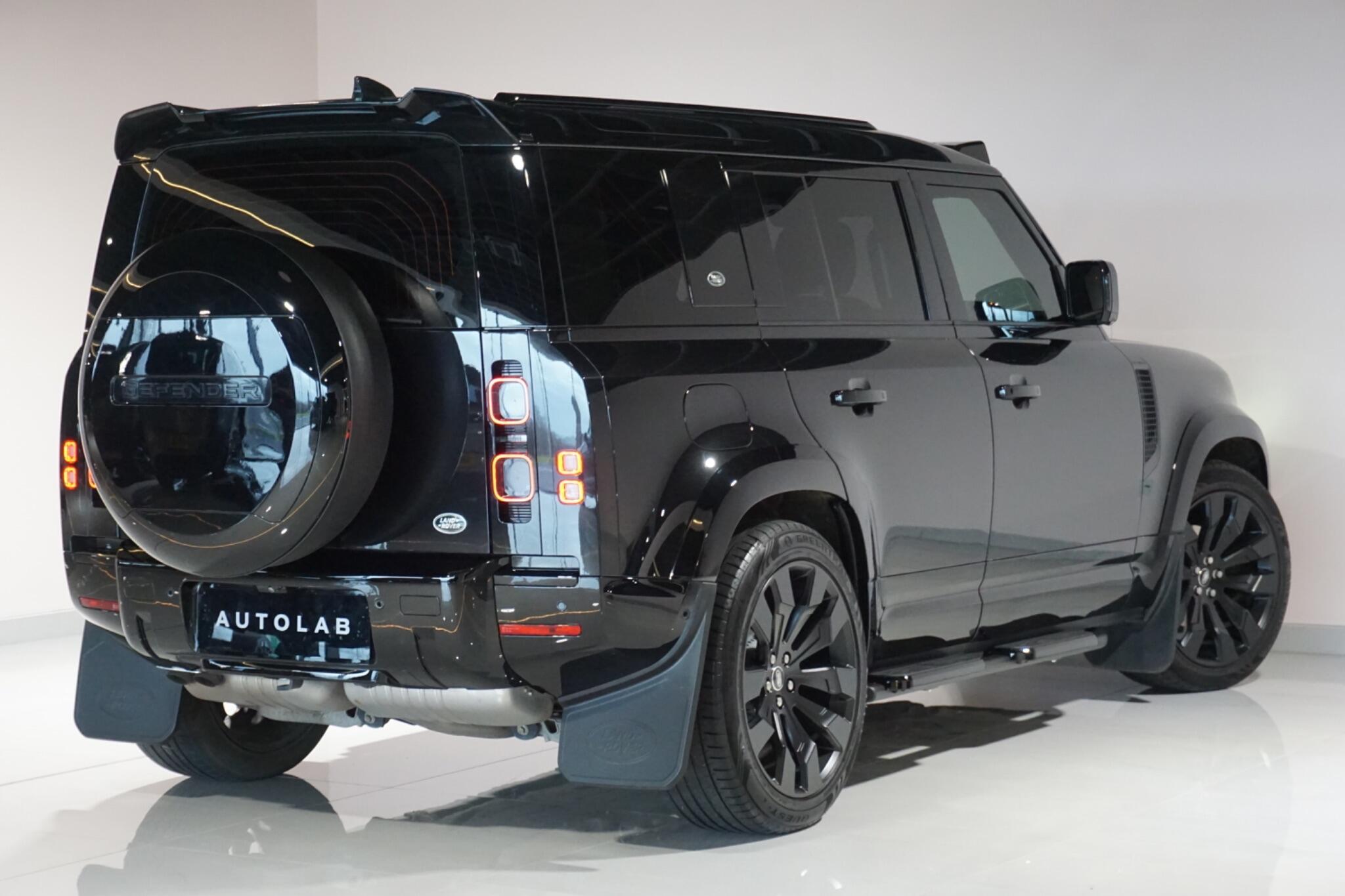 Land Rover Defender 110 3.0 D250 MHEV SE SUV 5dr Diesel Auto 4WD Euro 6 (s/s) (250 ps)